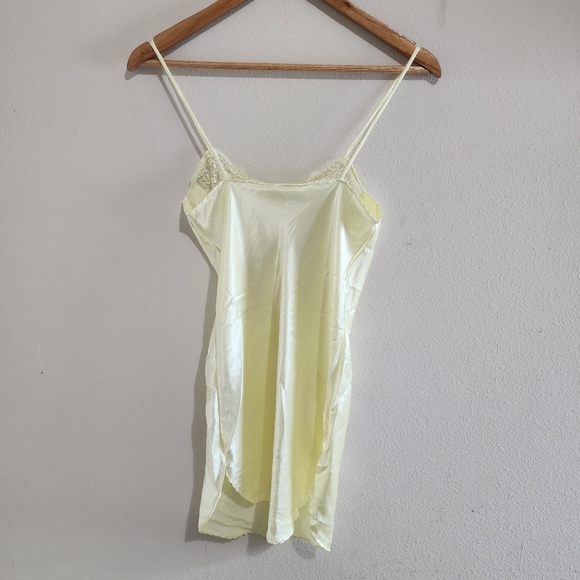 NWT Vintage Victoria's Secret Satin Slip -  Sexy Yellow Lace XS - Picture 9 of 9